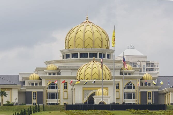 Kuala Lumpur Malacca River Cruise and Historical Tour with Lunch - A Famosa and Dutch Square
