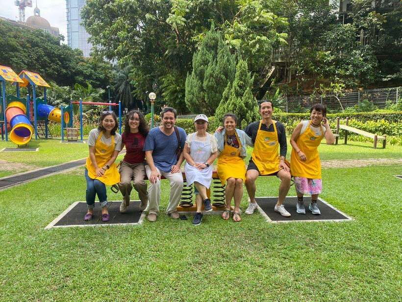 Kuala Lumpur: Malaysian Cooking Class with Market Tour - A cooking class built around Malaysian family food