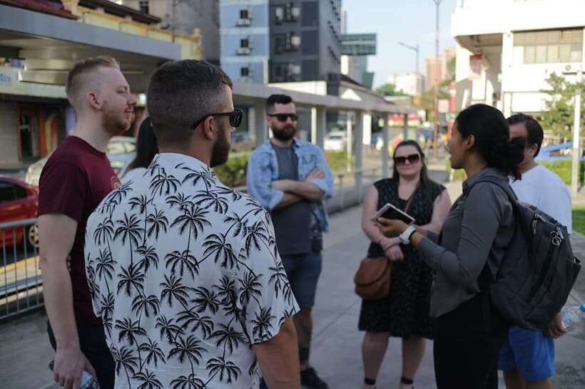 Kuala Lumpur: Nightlife Street Food Tour with 6 Tastings - Lot 10 Hutong starts the evening with cendol