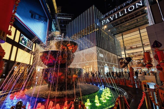Kuala Lumpur: Nightlife Walking Tour with Local Guide - Finishing beneath the Petronas Towers