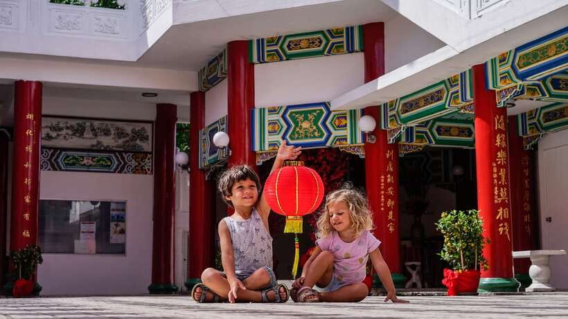 Kuala Lumpur: Private Batu Cave, National Mosque Tour, Lunch - Thean Hou Temple and Kuala Lumpur views
