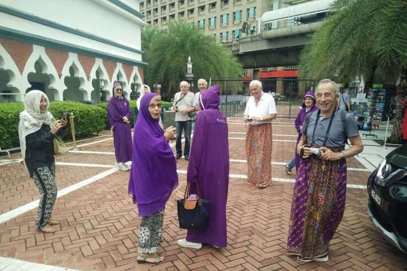 Kuala Lumpur: Private custom walking tour with a local guide - The value of a private walking guide