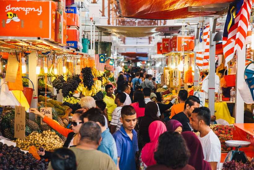 Kuala Lumpur: Private Food Tour – 10 Tastings with Locals - Petaling Street and the local food scene