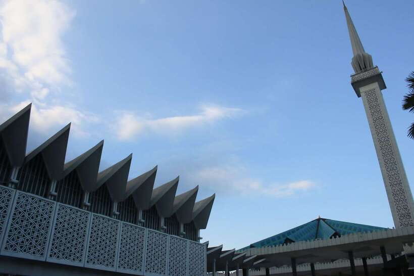 Kuala Lumpur: Private Half-Day City Tour - Chocolate tasting at Beryl’s Chocolate Kingdom
