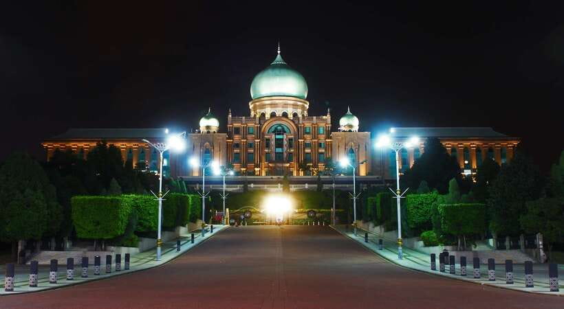 Kuala Lumpur: Putrajaya City Tour with Lake Cruise - Key points to know before booking