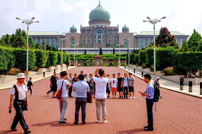Kuala Lumpur: Putrajaya City Tour with Lake Cruise - How much value do you get for $71?