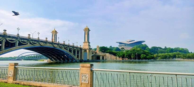 Kuala Lumpur: Putrajaya Tour with Traditional Boat Cruise - Key points to know before you book