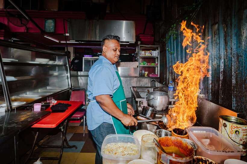 Kuala Lumpur: Sambal Street Food Tour with 15+ Tastings - The market walk explains what goes into Malaysian cooking