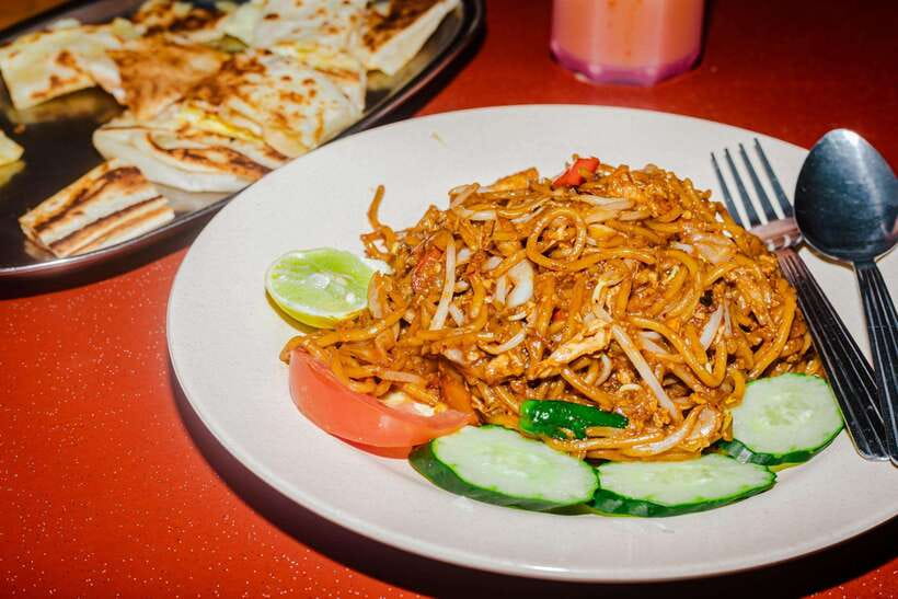Kuala Lumpur: Sambal Street Food Tour with 15+ Tastings - Roti canai gives you a hands-on lesson