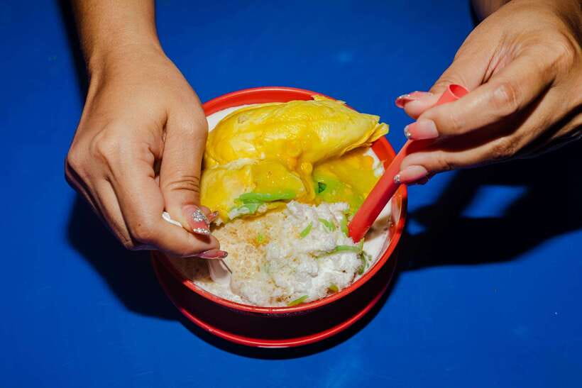 Kuala Lumpur: Sambal Street Food Tour with 15+ Tastings - Nasi lemak, rendang, and satay cover the classics