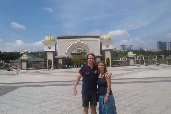Kuala Lumpur Tour Cruise Excursion from Port Klang - Climbing the 272 steps at Batu Caves