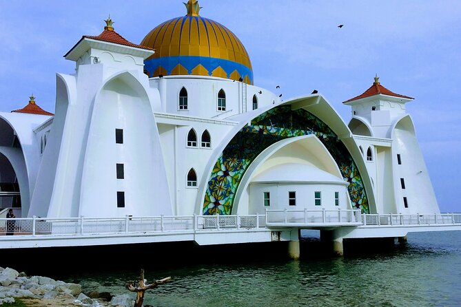 Malacca Day Tour - Dutch Square and the red buildings of central Malacca