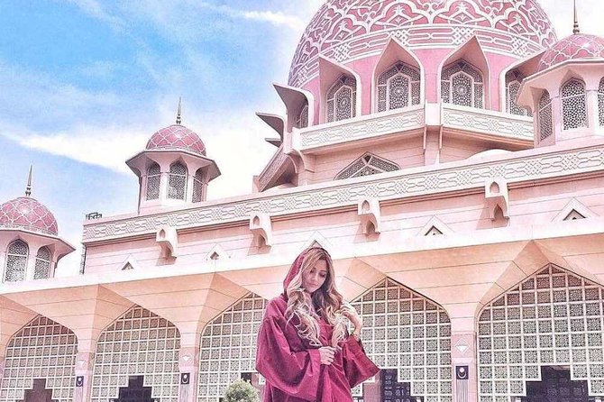 Malacca Instagram Tour: Most Famous Spots (Private & All-Inclusive) - Christ Church shows Malacca’s Dutch chapter