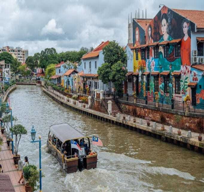 Melaka: Private Full-Day City Tour - The Baba Nyonya Museum and Peranakan life