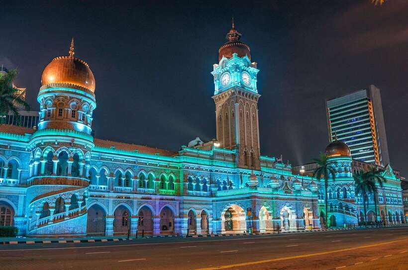Night Tour of Petronas Twin Towers, Kuala Lumpur - Petaling Street gives the evening some street-level energy
