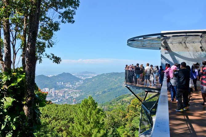 Penang Full Day Tour with Penang Hill, Kek Lok Si & Fruit Farm - Craft, food and culture in one compact route