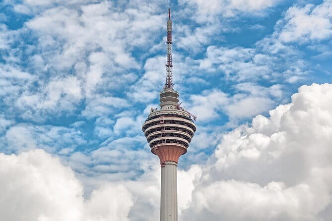 Petronas Twin Towers Special Entrance & Dining With Expert Guide - Dining on Level 42