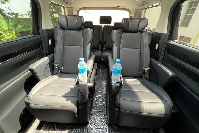 Premium Airport Transfer Kuala Lumpur - The ride into Kuala Lumpur takes about an hour
