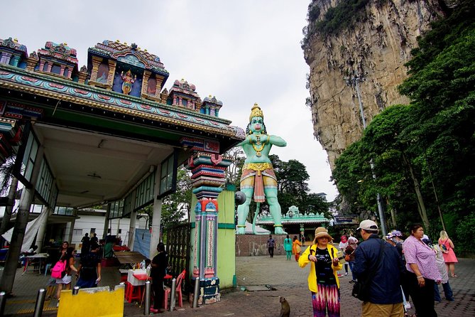 Private Batu Caves, National Mosque & Religious Tour with Lunch - Thean Hou Temple adds a different religious tradition