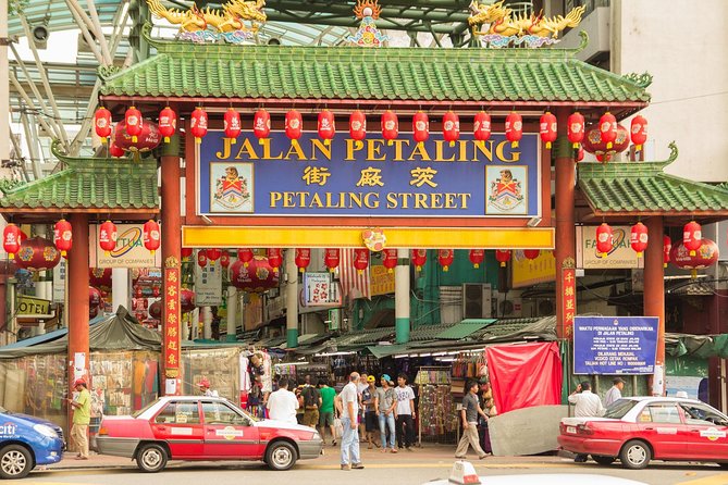 Private Batu Caves, National Mosque & Religious Tour with Lunch - Banana leaf lunch makes the price more reasonable