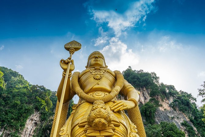 Private Batu Caves, National Mosque & Religious Tour with Lunch - Petaling Street brings in food and street commerce