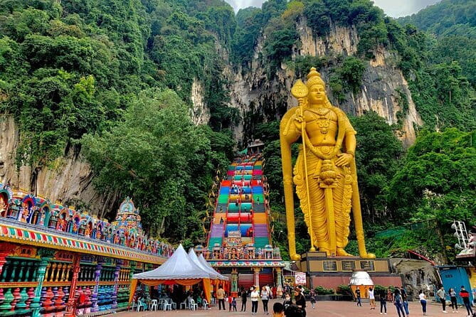 Private Batu Caves & Petronas Twin Tower Tickets With Lunch <em>26</em> – Key points at a glance’ /></p>
<ul>
<li><strong>Batu Caves sets the tone:</strong> Climb 272 steps to limestone caves and Hindu shrines beneath the giant gold statue of Lord Murugan.</li>
<li><strong>A private vehicle saves effort:</strong> Air-conditioned transport and pickup make it easier to connect several Kuala Lumpur sights in one outing.</li>
<li><strong>The tour covers old and new Kuala Lumpur:</strong> You move from religious caves to batik craft, pewter production, Central Market, and modern skyscraper views.</li>
<li><strong>Lunch is part of the rhythm:</strong> Central Market provides the stop for a local meal, though bottled water is not included.</li>
<li><strong>Petronas tickets need attention:</strong> If tickets are unavailable for a last-minute booking, the operator may replace them with KL Tower tickets.</li>
<li><strong>The schedule is active:</strong> Plan on moderate physical effort at Batu Caves and a fairly brisk pace across five or six hours.</li>
</ul>
<h2 id="why-this-private-kuala-lumpur-route-works">Why this private Kuala Lumpur route works</h2>
<p><img width="668" height="446" decoding="async" src=