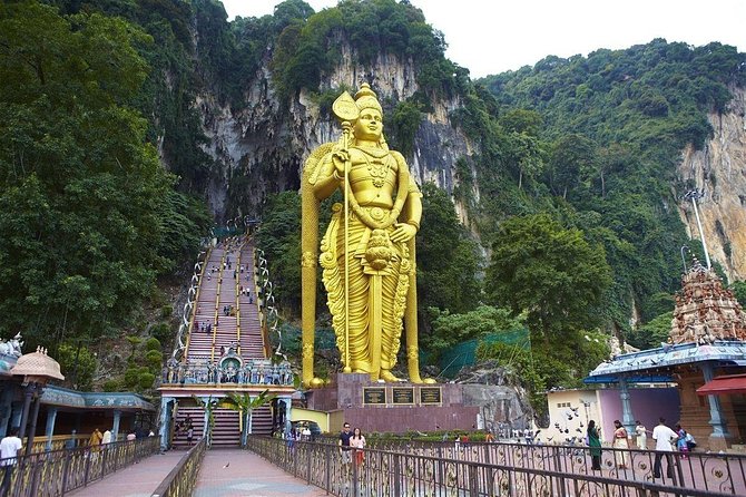 Private Full Day Kuala Lumpur City Tour with the Batu Caves - National Monument, National Mosque, and the old railway station