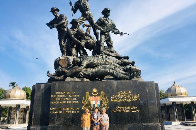 Private Full Day Kuala Lumpur City Tour with the Batu Caves - Royal Selangor and the value of a craft stop