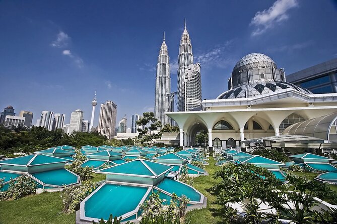 Private FullDay Tour includes Petronas Twin Towers & Batu Caves - Istana Negara and Thean Hou Temple