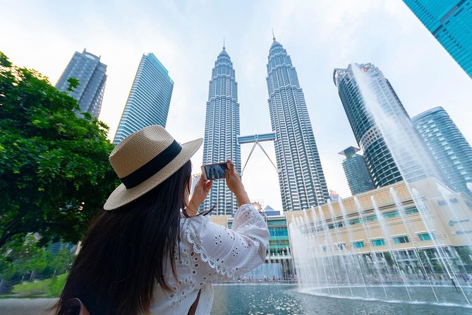 Private Guided Kuala Lumpur Day Trip With Lunch - Climbing the 272 steps at Batu Caves