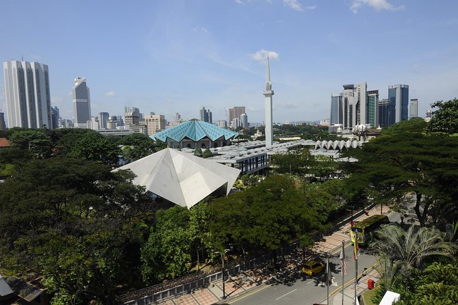 Private Half-Day Kuala Lumpur Culture And Communities Exploration Tour - What the private guide adds