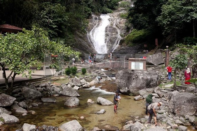 Private Kanching Waterfalls with Batu Caves & Ramayana Caves Tour - Why this four-hour route works so well