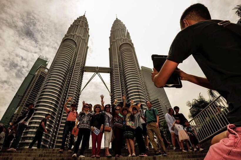 Private KL City Tour with Petronas Twin Towers & Batu Caves - Merdeka Square and the old city core