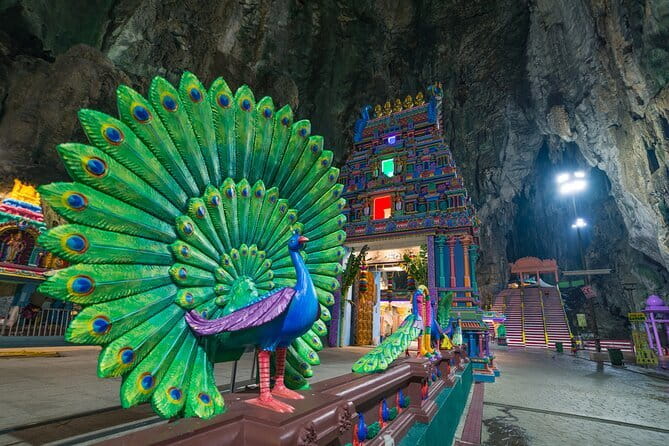 Private Kuala Lumpur City Tour : Petronas Twin Tower & Batu Caves - Merdeka Square and the city’s national story