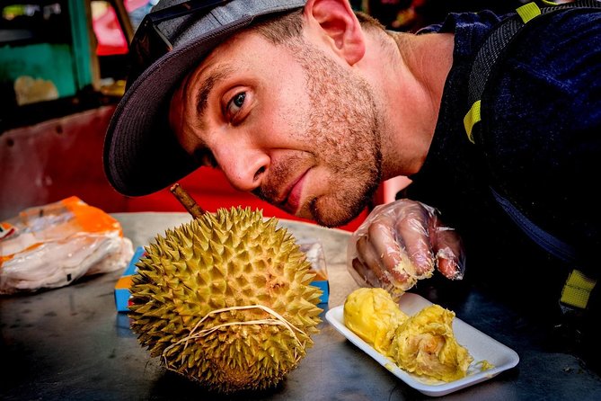 Private Kuala Lumpur Night Market And Food Tour - Central Market: one hour for browsing and souvenirs