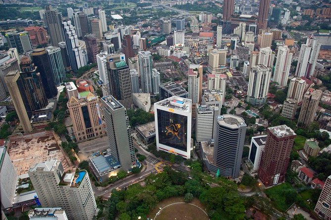 Private Kuala Lumpur Photographic Tour With Petronas Towers & Sky Box K.L Tower - Lake Gardens and the Old Railway Station pause