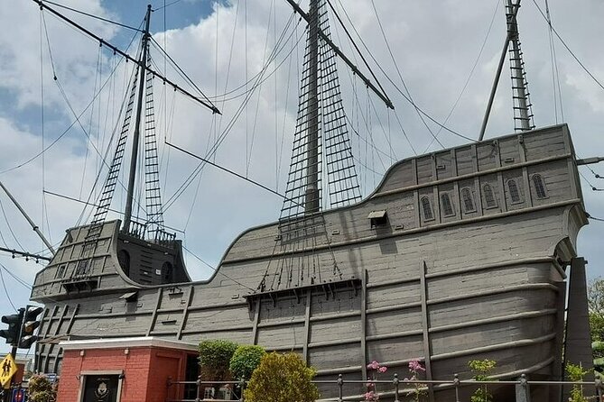 Private Malacca Day Tour from Kuala Lumpur - Dutch Square is the visual center of the day