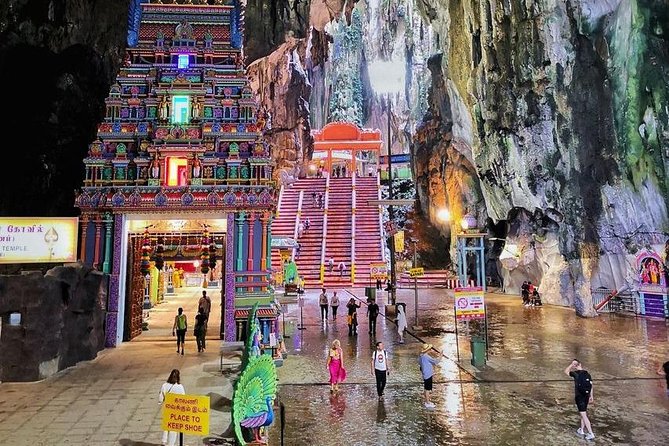 Private Tour: 2 in 1 Kuala Lumpur & Malacca Historical Day Tour - Thean Hou Temple begins the morning