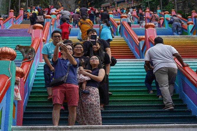 Private Tour Kuala Lumpur with Petronas Twin Towers Observation Deck & Batu Cave - The Petronas Twin Towers observation deck
