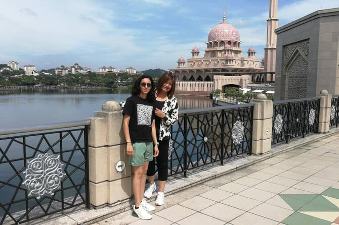 Putrajaya Tour From Kuala Lumpur - Putrajaya Lake and the city’s open design