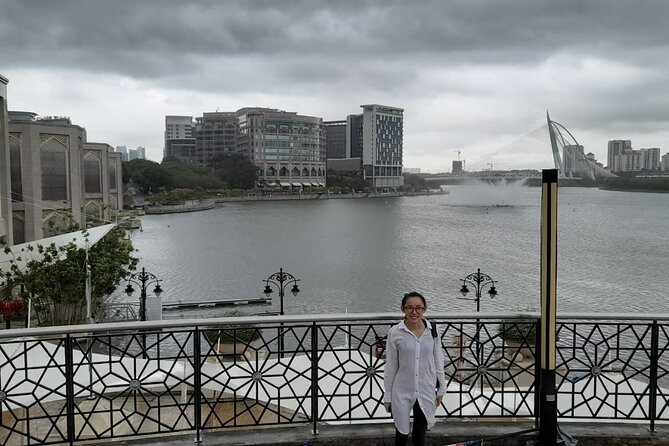 Putrajaya Tour From Kuala Lumpur - Perdana Putra and the federal government district