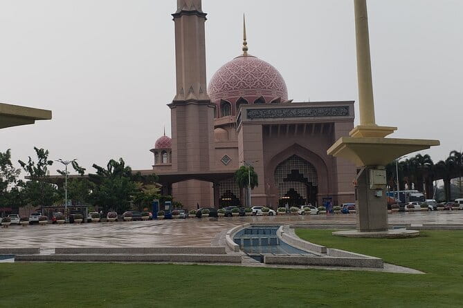 Putrajaya Tour From Kuala Lumpur Includes Batu Caves - Millennium Monument and the Iron Mosque
