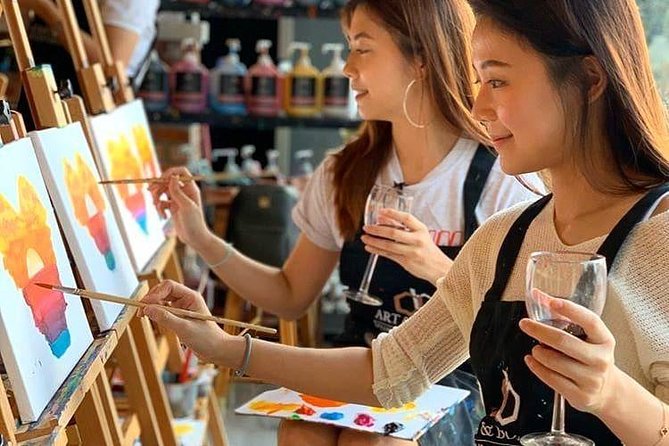 Sip & Paint Night - Arriving at Art & Bonding at 8 pm