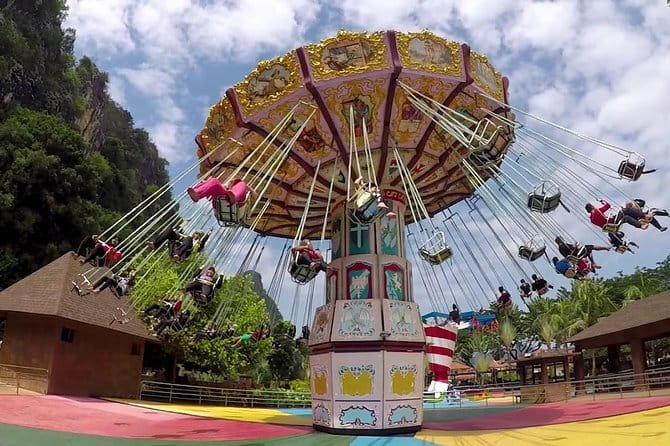 Small-Group Kuala Lumpur Half-Day City Tour - Thean Hou Temple shows Kuala Lumpur’s Chinese traditions