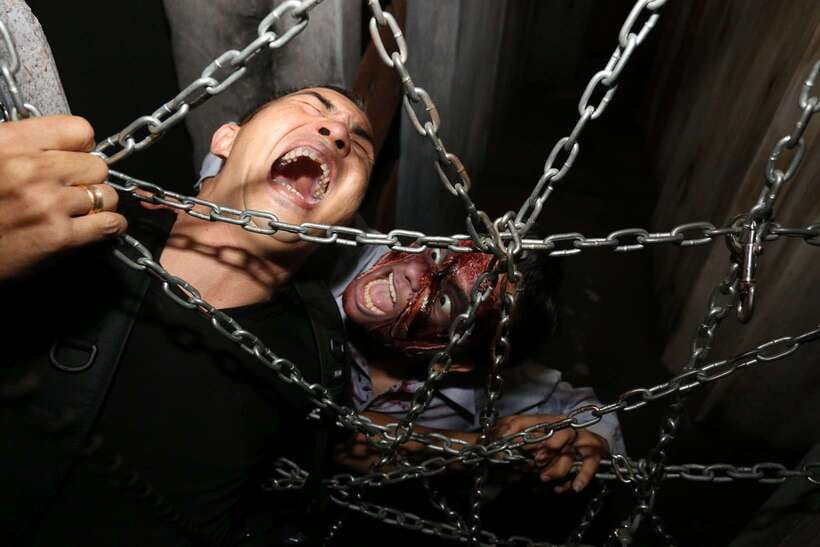 Sunway Lagoon Theme Park with Round-Trip Transfer - Three floors of fear at Scream Park