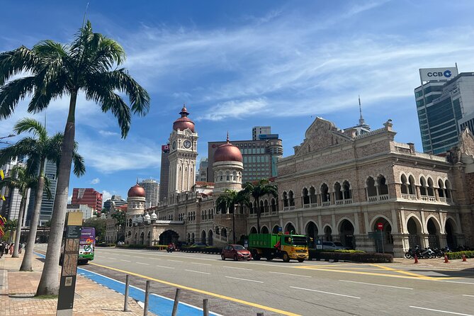Ten Wonders Of Kuala Lumpur Shared Tour - Batik at Jadi Gallery, with a point to consider
