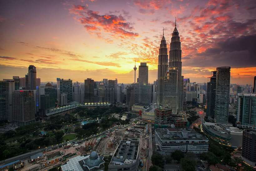 The Great Kuala Lumpur Tour with KL Tower Ticket & Lunch - Batu Caves and the 272 colorful steps